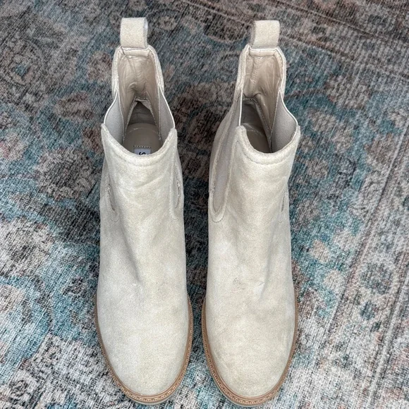 Steve Madden Lexa Cream Neutral Chunky Heeled Bootie 9 - Picture 9 of 14